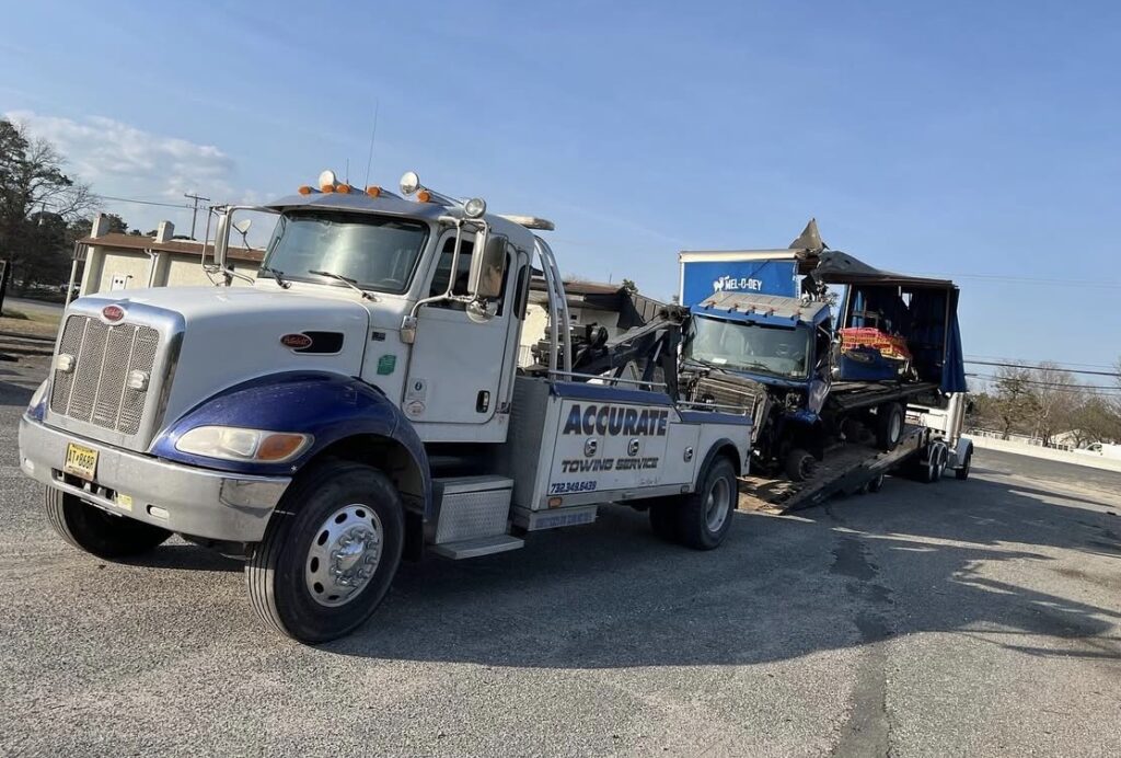 Car Accident Recovery vs a Regular Tow: What's the Difference?